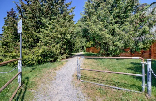 Newton House | Professional Stays Cozy Private 1BED Suite in Surrey- Major attractions nearby