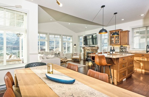 Osoyoos Cottage | Quail Haven Lake House - Boat slip & Views!