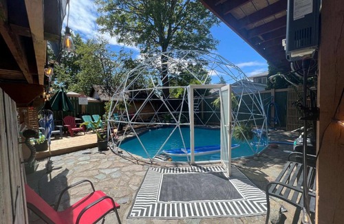Saanich East Apartment | Quaint Attic Suite with Heated Pool Year-Round