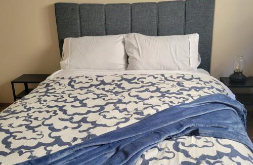 Red Deer Apartment | Quaint Lonsdale Suite