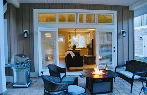 Regional District of Nanaimo Villa | Qualicum Landing Family Home