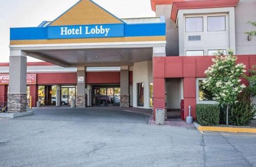 Red Deer Hotel | Quality Inn & Conference Centre