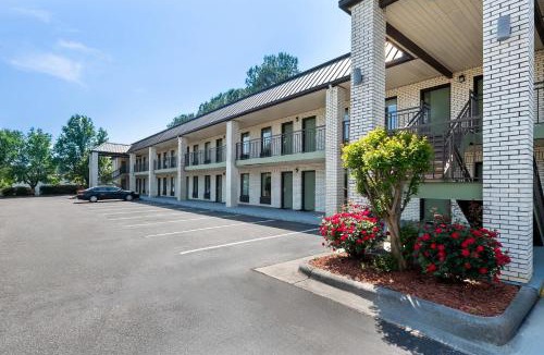 Raeford Hotel | Quality Inn Raeford