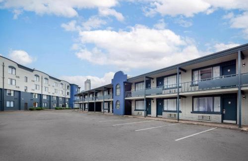 Fallsview Hotel | Quality Inn & Suites