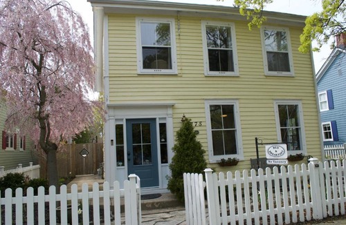 Old Town Historic District Bed & Breakfast | Queen Regent Bed & Breakfast