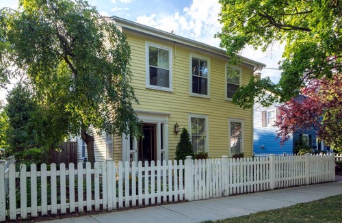 Old Town Historic District Bed & Breakfast | Queen Regent Bed & Breakfast