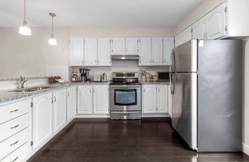 Downtown St. John's House | Quidi Vidi King 3 Doubles Parking Office