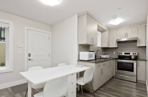 Killarney House | Quiet 2-bd Basement Unit in Vancouver