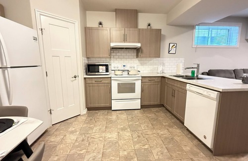 Southeast Edmonton Apartment | Quiet 2 bedrooms in maple area