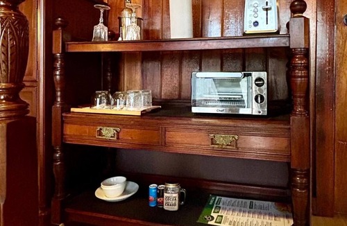 Beachcomber Bed & Breakfast | Quiet and Cozy Room in a SPA Environment