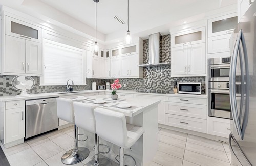 Vancouver South House | Quiet Langara home for a relaxing place to stay while travelling