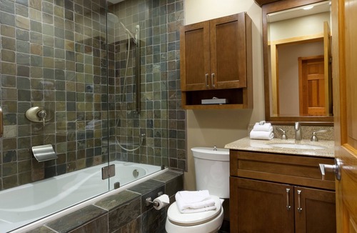 Blackcomb House | Quiet Mountain Location - Wood Burning Fireplace, Parking, Wifi