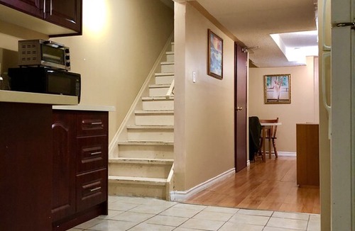 Village at York University House | Quiet room around York University Subway