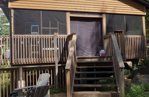 The Archipelago Cottage | R & R Retreat on Five Mile Bay - Only 9 minutes from Parry Sound.