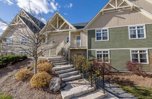 The Blue Mountains House | Raccoon Ridge - Village Walk - Hot Tub - Shuttle