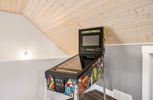 Radium Hot Springs House | Radiant Retreat -Spacious Home - Heart of Radium!