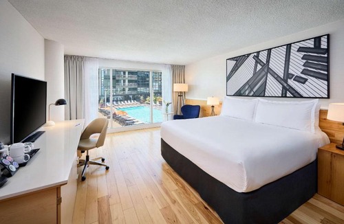 Central Waterfront Hotel | Radisson Blu Toronto Downtown