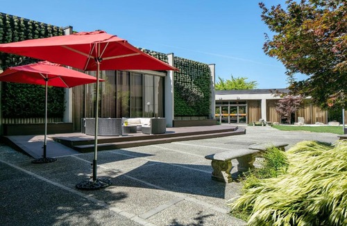 Richmond Hotel | Radisson Blu Vancouver Airport Hotel & Marina