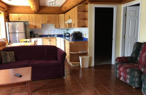 Okanagan-Similkameen Hotel | Rainbow Lake Castle Resort