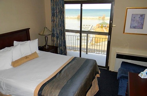 Jordan Harbour Hotel | Ramada by Wyndham Jordan/Beacon Harbourside Resort