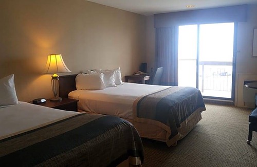 Jordan Harbour Hotel | Ramada by Wyndham Jordan/Beacon Harbourside Resort