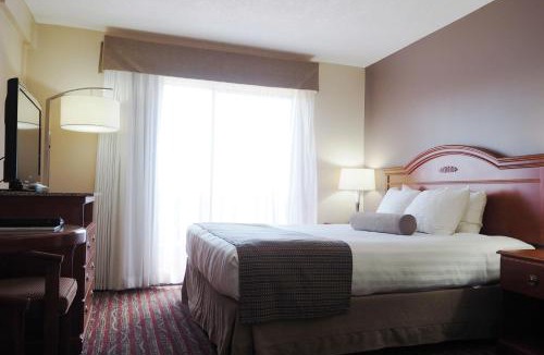 Campbell River Hotel | Ramada by Wyndham Campbell River