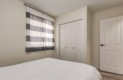 Northwest Calgary House | *Rare* 3 BR - OnRoute to Banff