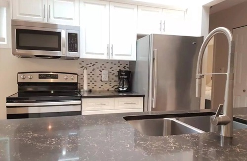 Regional District of Nanaimo Cottage | Rathtrevor BEACH - POOL + HOT TUB (Sleeps 6)