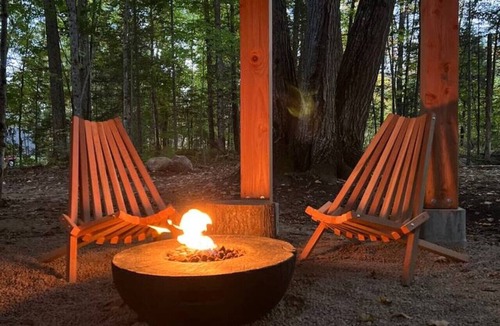 Dorset Cabin | Raven`s Roost- private luxury treehouse with sauna
