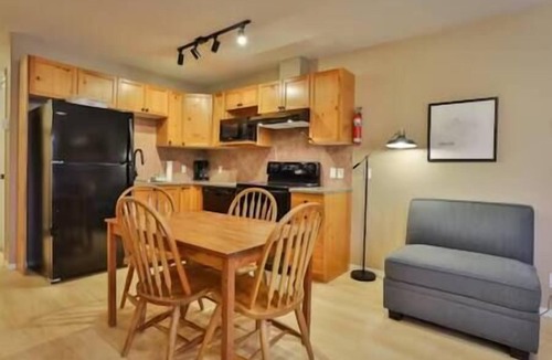 Fernie Condo | Recently Updated 3 level Riverside Condo