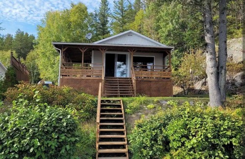 Saint-Ambroise Ski Chalet | Refuge Boréal | Peaceful lakefront