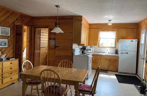 LaBelle Cabin | Relax Lakeside! Family Friendly Cottage! Beaverdam Lake, Labelle Nova Scotia