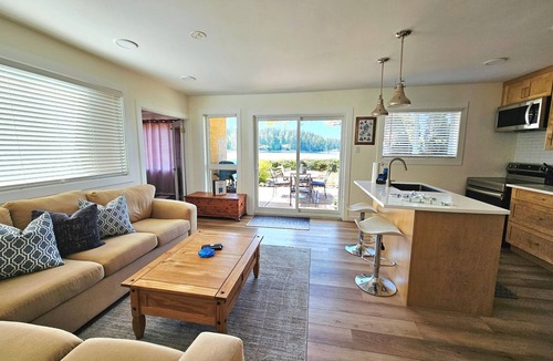 Sooke Cottage | Relax Seconds from the Pacific Ocean at Beachfront Cottage with Private Deck