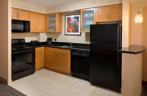 Toronto Entertainment District Hotel | Residence Inn by Marriott Toronto Downtown/Entertainment District