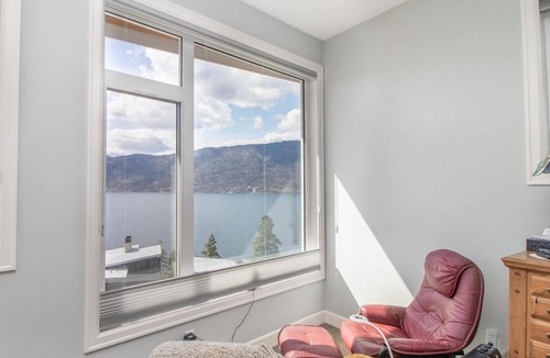 Central Okanagan House | Resort Home in Lake Okanagan - Lake Views/Boating & Swimming/Wine Trails/Golf