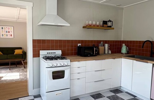 Rossland House | Retro 3BR Downtown + PacMan