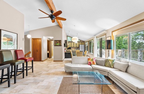 Port Franks Cottage | Retro Hill Top Beach House