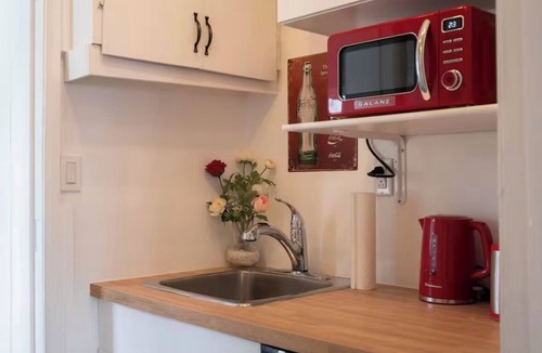 Sombra Cottage | Retro Retreat - Riverfront Access - St. Clair River