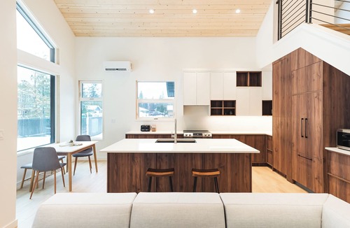 Revelstoke House | Revy Powder Paradise Sauna /Cold plunge/bike storage (garage)