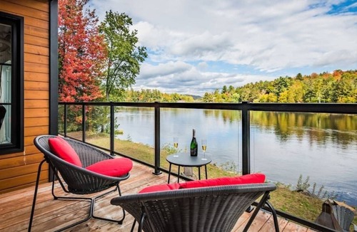 Brebeuf Ski Chalet | River'N Beach - chalet moderne sur rivière + spa!