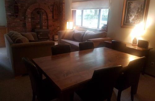 Sardis House | Riverbend Guest House