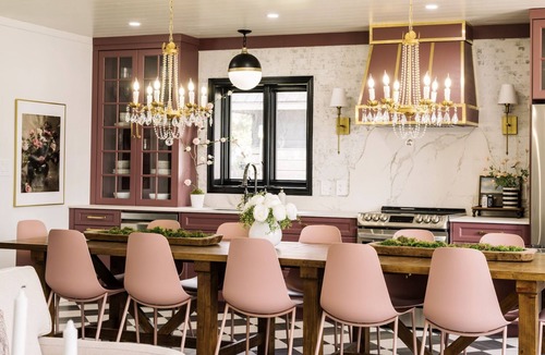 Trent Hills House | Riverside Cabin 1 Feel like royalty in this riverside retreat.