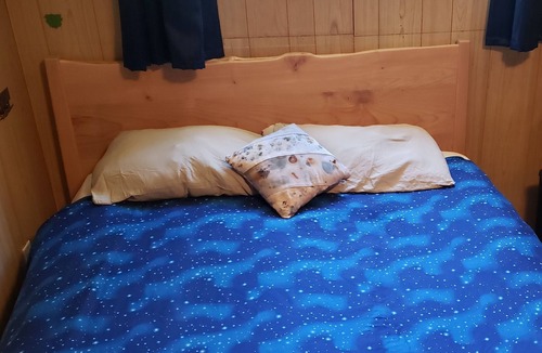 Shawnigan Lake Cottage | Riverside Family Cabin on the Koksilah close to Shawnigan Lake
