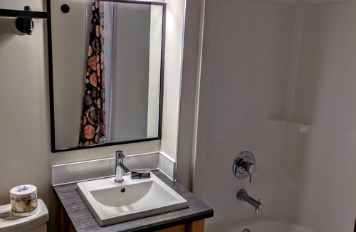 Lake Cowichan Hotel | Riverside Inn