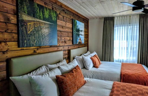 Lake Cowichan Hotel | Riverside Inn