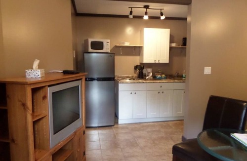 Port Alberni Hotel | Riverside Motel