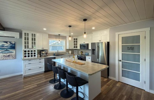 Rexton House | Riverside Retreat