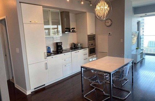 Toronto Entertainment District Hotel | RivetStays | The York Design Suite – 3 Bedroom Condo