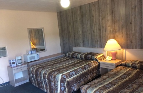 Merritt Hotel | Road Runner Motel