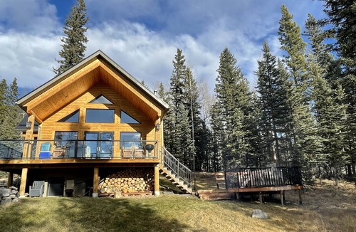 Nordegg Cabin | Rocky Mountain Cottage